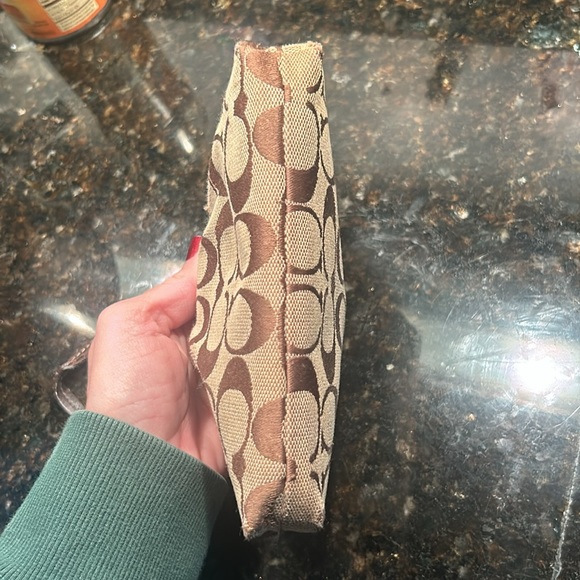 Coach wristlet - Picture 7 of 7